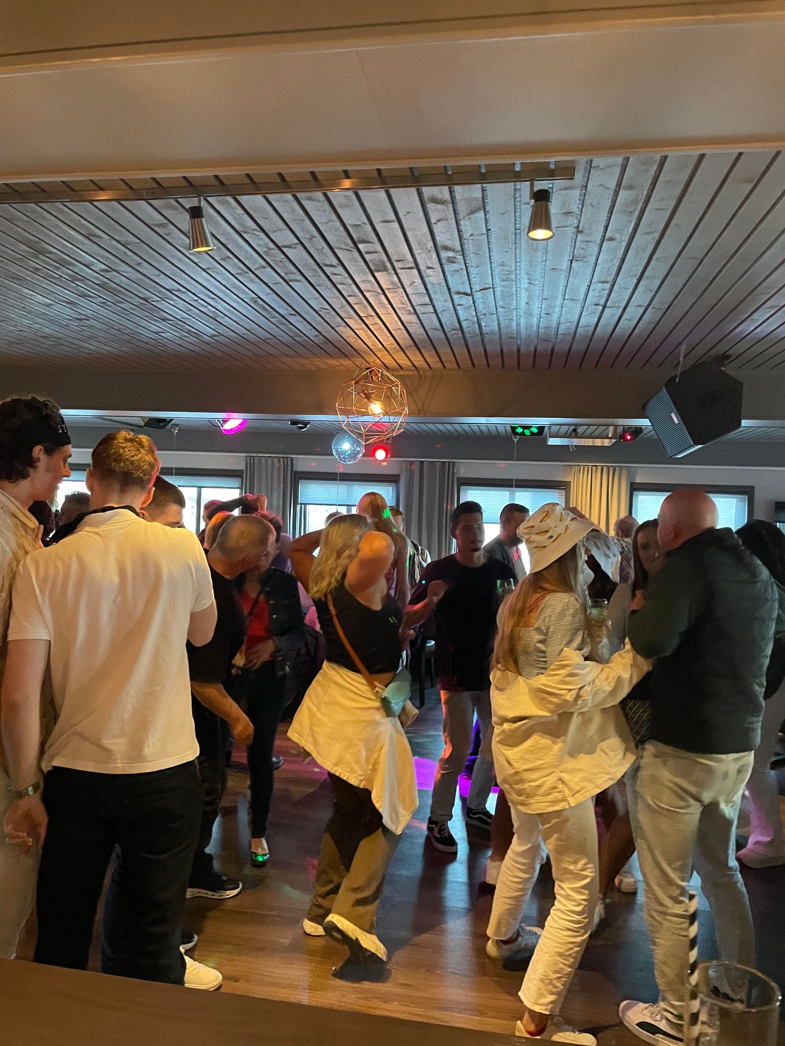 fredag7 2023
